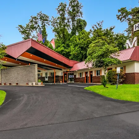 Highland-Inn-New-Cumberland-Exterior