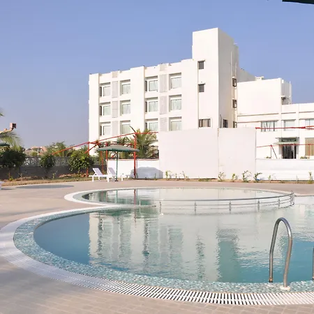 Goverdhan-Greens-Resort-Dwarka-L-Hotels-In-Dwarka-Swimming-Pool