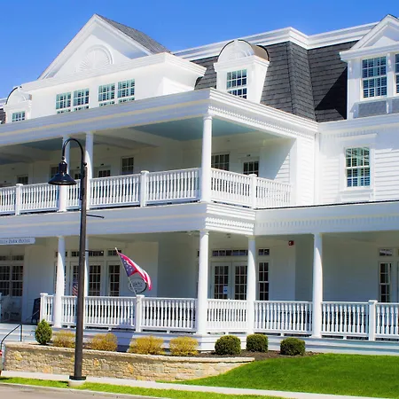 Mills-Park-Hotel-Yellow-Springs-Exterior