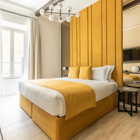 Home-At-Rome-Luxury-Navona-Guest-House-2-Room