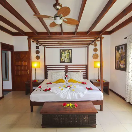 Takamaka-Green-Village-Room