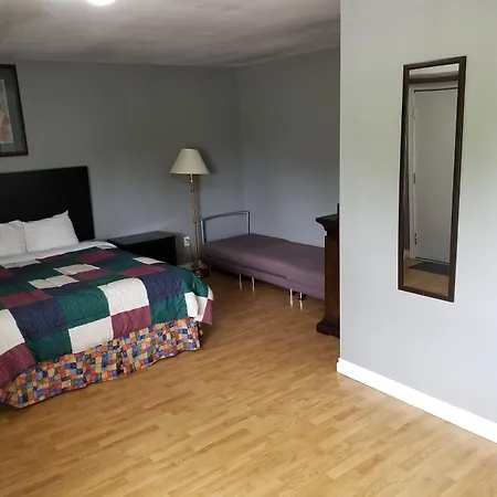 Eastwood-Motel-Woodstock-Room