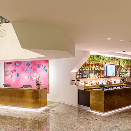 Eatons-Hill-Hotel-Brisbane-Interior