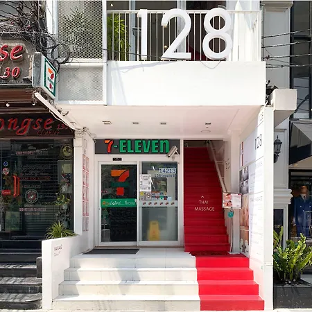 128-Room-And-Massage-Bangkok-Exterior