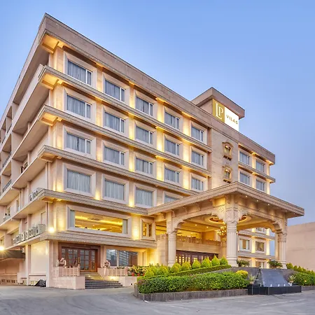 Lp-Vilas-Dehradun-Exterior