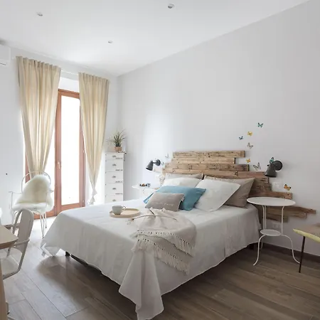 Maison-Coquette-Rome-Room