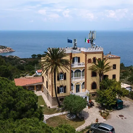 Hotel-Castello-Monticello-Giglio-Porto-Skyline
