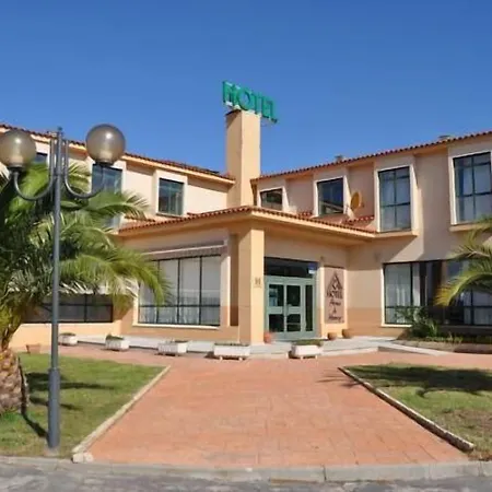 Hotel-Alonso-De-Monroy-Belvis-de-Monroy-Exterior