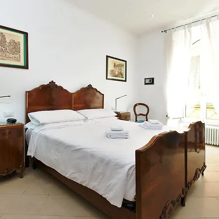 Roma-Borgo91-Bed-Breakfast-Room