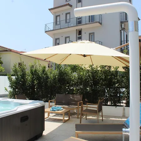 Domus-Marina-Baltico-Apartment-Mondragone-Swimming-Pool