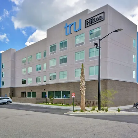 Tru-By-Hilton-Sumter-Hotel-Exterior