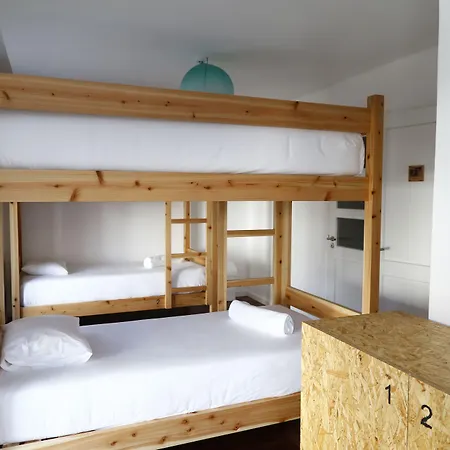CityS-Hostel-Ponta-Delgada-Hostel-Beds