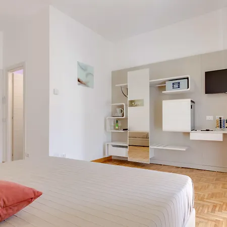 Dolce-Luxury-Rooms-Rome-Exterior