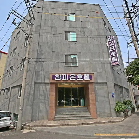Champion-Hotel-Jeju-Exterior