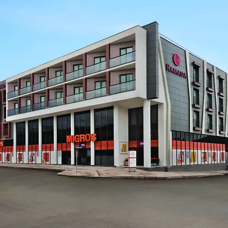 Ramada-By-Wyndham-Sakarya-Hendek-Hotel-Exterior