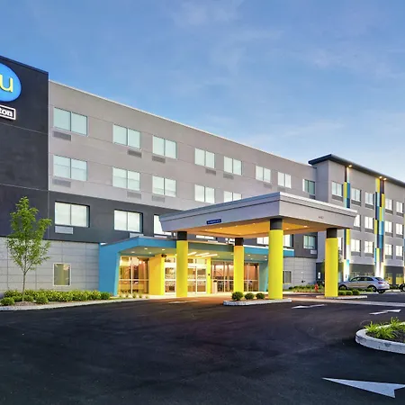 Tru-By-Hilton-Chicopee-Springfield-Hotel-Exterior