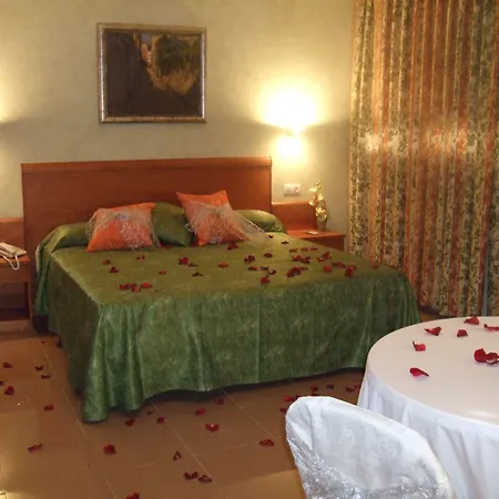 Hotel-Fonda-Neus-Sant-Sadurni-dAnoia-Room