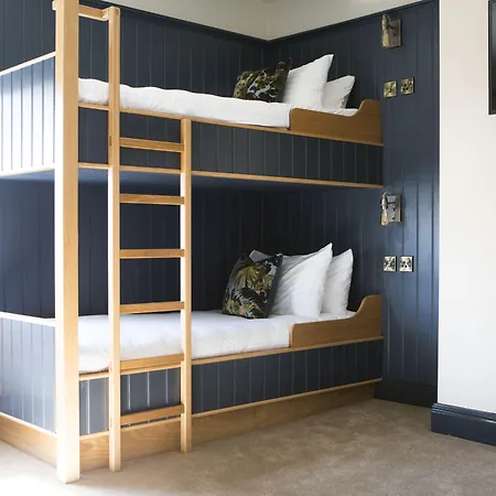 Wynnstay-Arms-Ruabon-Wrexham-Hostel-Beds