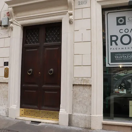 B-B-Gaudium-Colosseo-Rome-Exterior