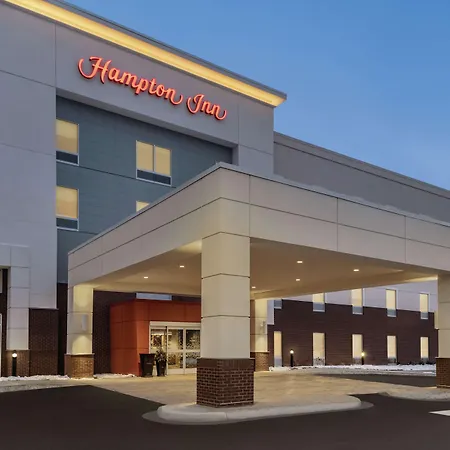 Hampton-Inn-Brooklyn-Park-Exterior