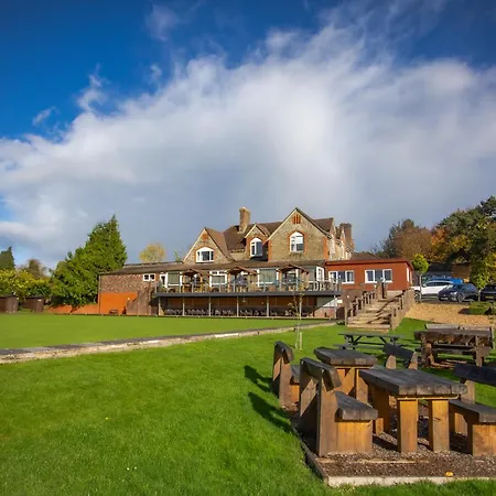 Bells-Hotel-Coleford-Exterior