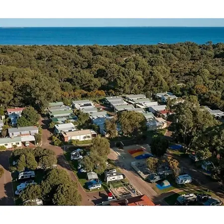 Discovery-Parks-Woodman-Point-Coogee-Skyline