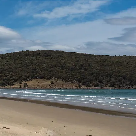 Steeles-Island-Retreat-Bed-Breakfast-Carlton-Beach