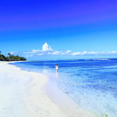 Hotel-De-La-Plage-Saint-Gilles-Les-Bains-Beach