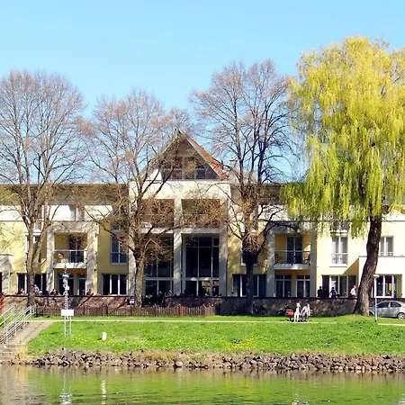 Hotel-Mainpromenade-S-Karlstadt-Exterior