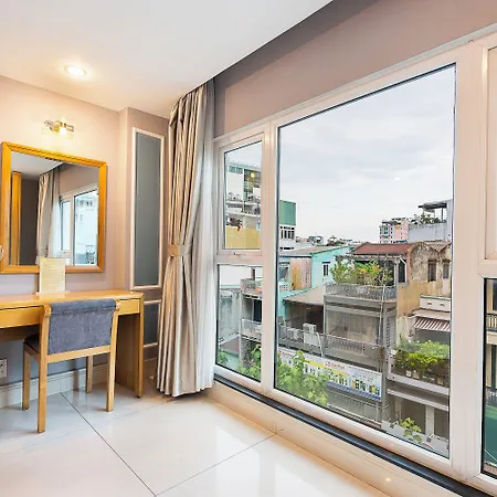 Lucky-Star-Hotel-146-Nguyen-Trai-Ho-Chi-Minh-City-Exterior