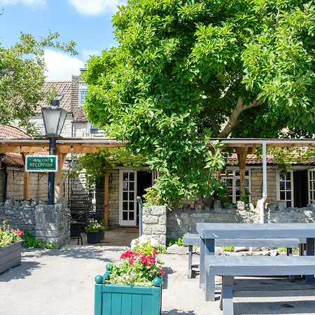 Mullions-51-B-B-Street-Exterior