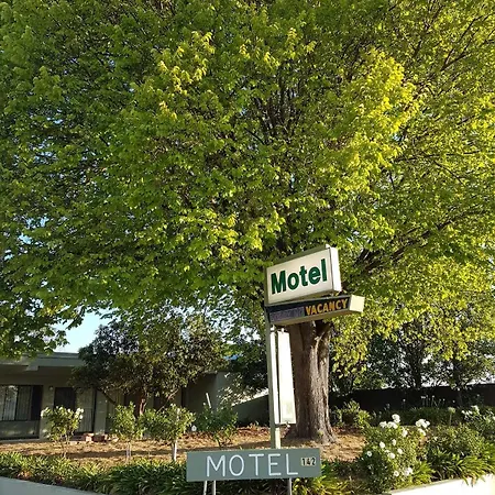 Holbrook-Skye-Motel-Exterior
