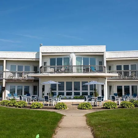 Surf-Sand-Beach-Motel-South-Yarmouth-Exterior
