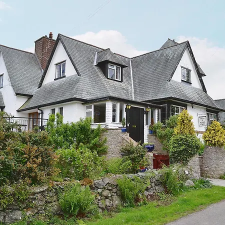 Wern-Y-Wylan-Court-Villa-Llanddona-Exterior