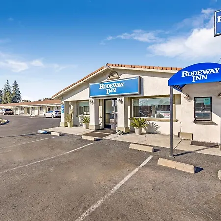 Rodeway-Inn-Stockton-Highway-99-Exterior