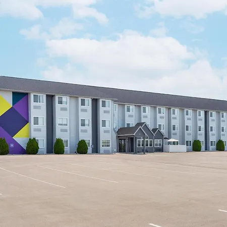 Spark-By-Hilton-Clarion-Exterior