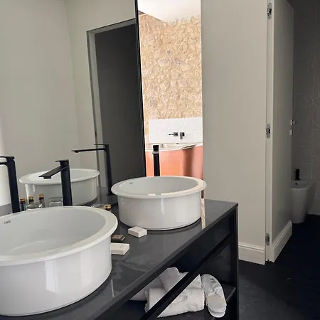 Palazzo-Franceschini-Hotel-Cascia-Exterior