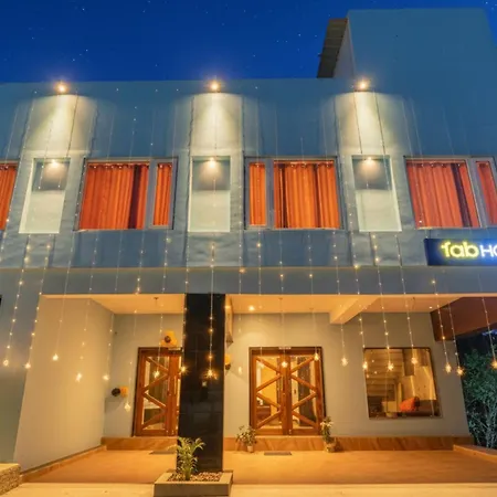 Fabhotel-Blueark-Lucknow-Exterior