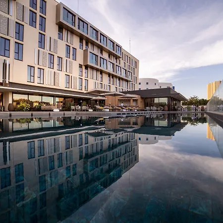 Noom-Hotel-Niamey-Exterior