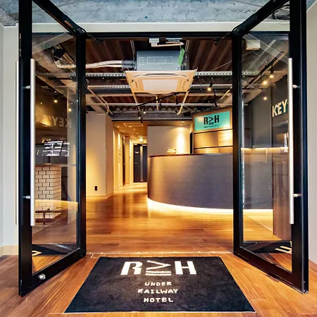 Under-Railway-Hotel-Akihabara-Tokyo-Interior