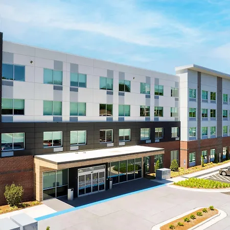 Tru-By-Hilton-Chapel-Hill-Hotel-Exterior