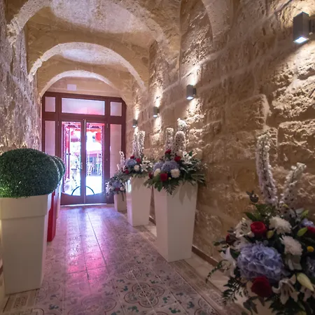 39-St-George-Bed-Breakfast-Victoria-Exterior