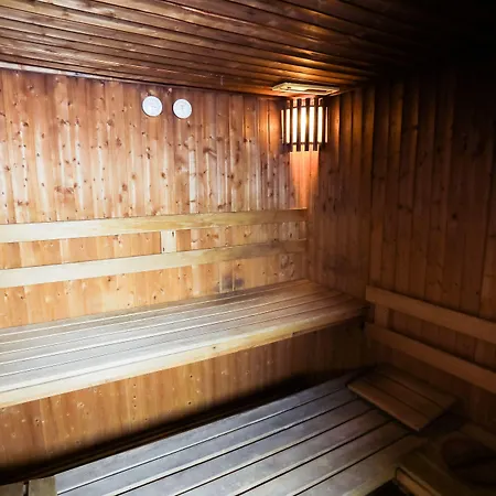 Thaisun-Bangkok-Hotel-Exterior