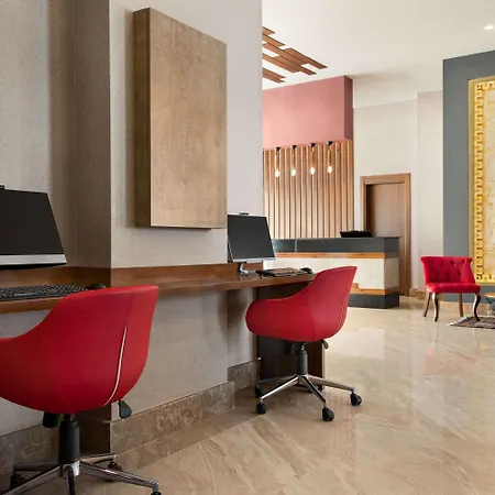 Ramada-By-Wyndham-Van-Business