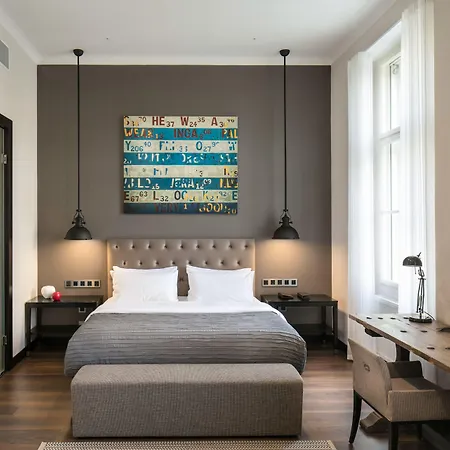 Quentin-Prague-Hotel-Room