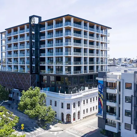 Oaks-R-Suites-Geelong-Exterior