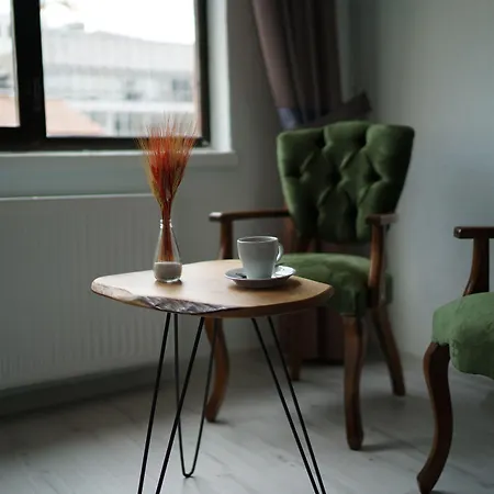 Pandan-Karakoy-Suit-Istanbul-Macro-Details