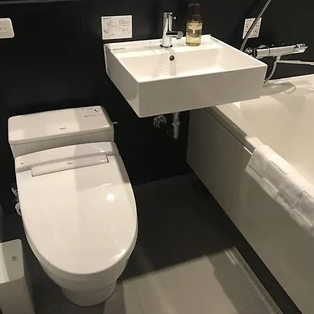 Hotel-Resol-Ueno-Tokyo-Toilets