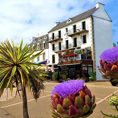 Hotel-Du-Port-Locquirec-Exterior