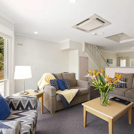 Island-Breeze-Resort-Cowes-Exterior